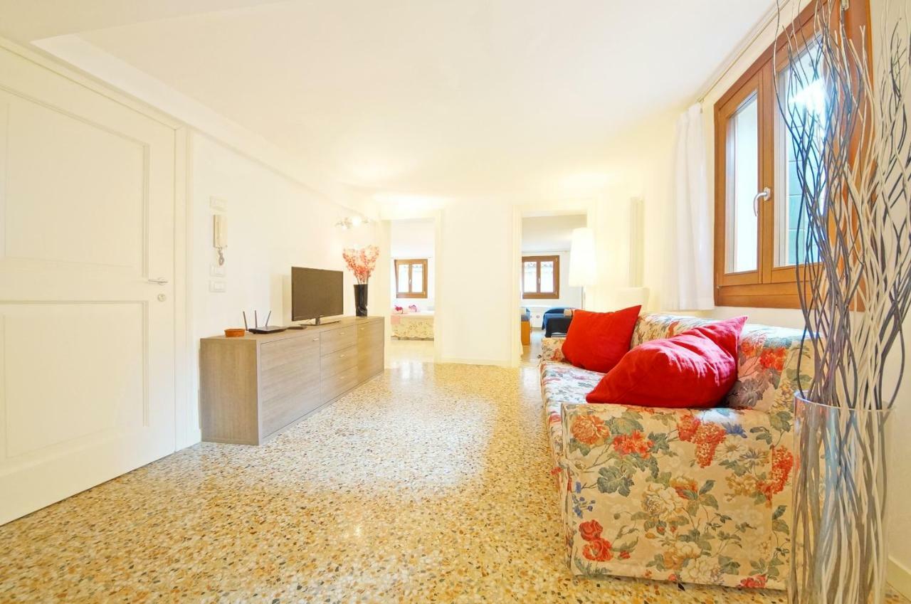 Sant'Aponal Apartment Rialto Venezia Esterno foto