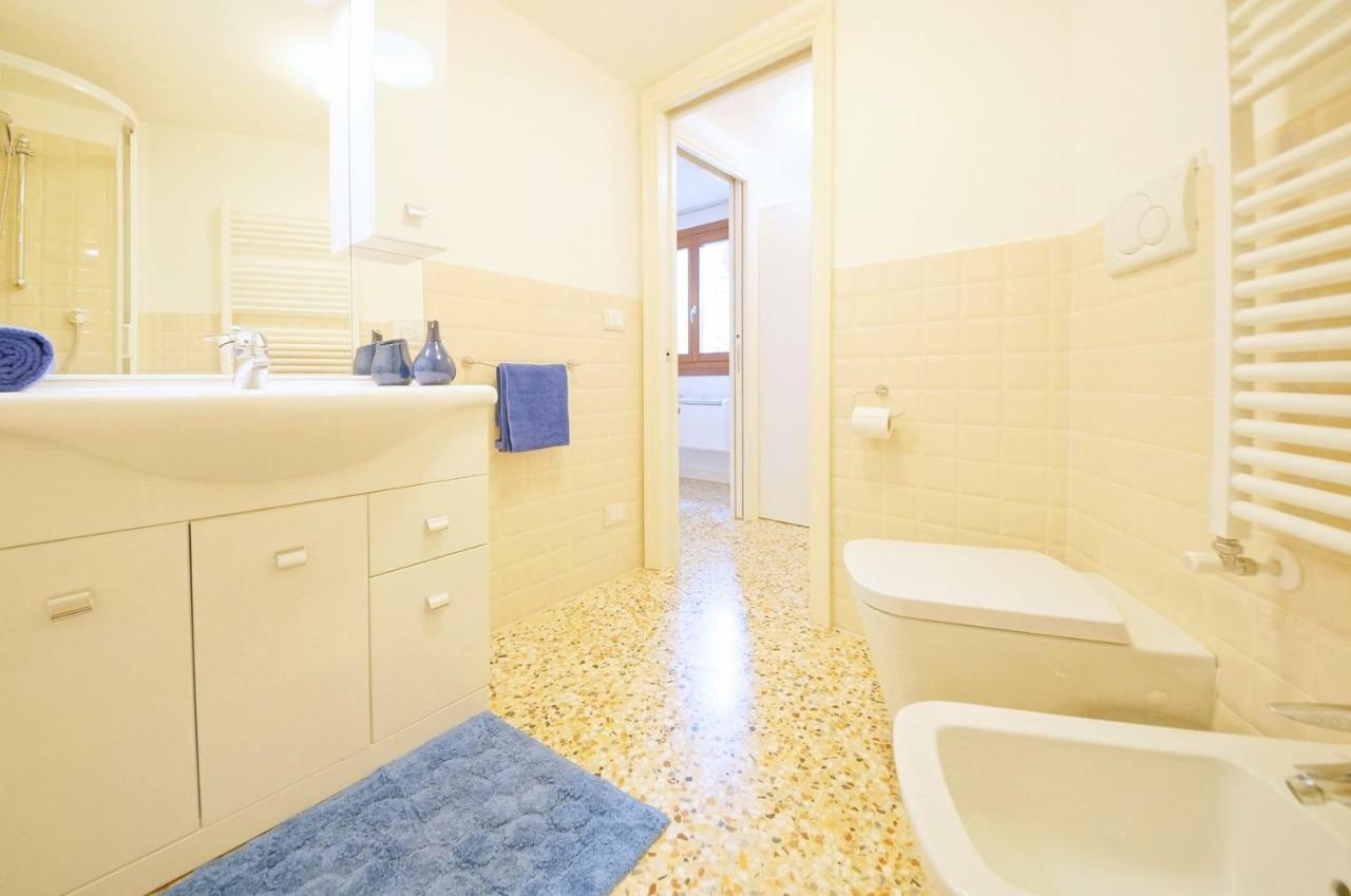 Sant'Aponal Apartment Rialto Venezia Esterno foto